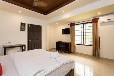 Hotel Enroute Thekkady