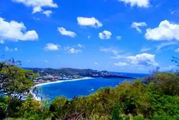 تختخواب و صبحانه Little Palace Bnb