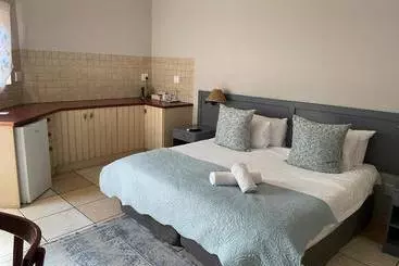 تختخواب و صبحانه Olive Tree Lodge