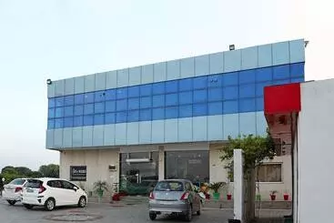 Oyo 17408 Scindia Resorts And Hotels
