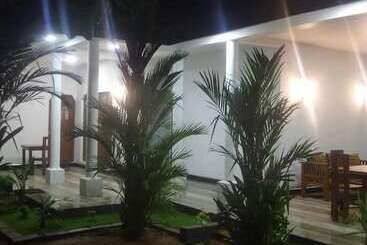 Bed and Breakfast Silver Sand Villa Dambulla