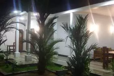 تختخواب و صبحانه Silver Sand Villa Dambulla