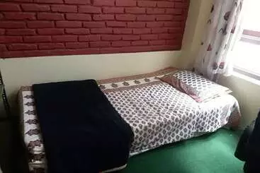 تختخواب و صبحانه Malla Guest House