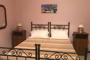 پانسیون Cataniaroyal