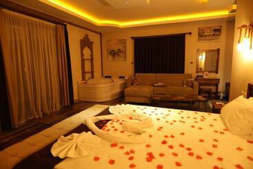 Bed & Breakfast El Nazar Stone Sui̇te