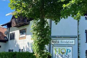 Bed and Breakfast Hop House Garni