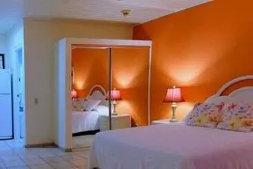 هتل Aruba Quality Apartments & Suites