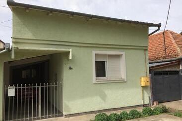 پانسیون Apartman Melody