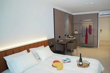 Aparthotel Aeon Blue