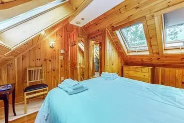 Well Equipped Cottage With Modern Touches, Wifi, Gas Grill, & Beautiful Views