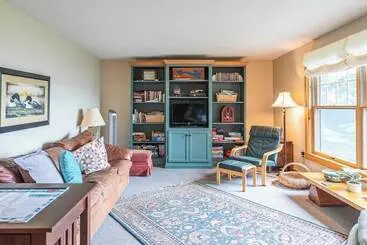 コテージ Gorgeous Lakefront Home W/ Dock, Canoe, Kayaks & Lake/forest Views