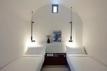 Neema Maison Finikia Santorini