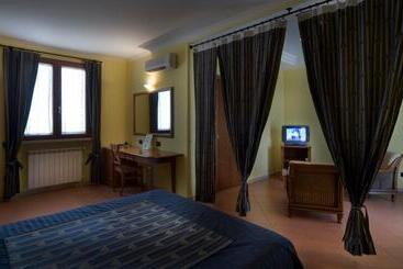 בית מלון כפרי Il Casale Corte Rossa