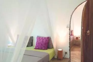 Aamiaismajoitus (B&B) Café Des Arts Gili Air