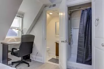 پانسیون Spadina Guesthouse