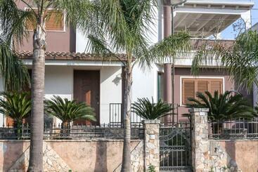 住宿加早餐  Blue And Blue City