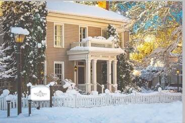 Hostel Mccully House Inn