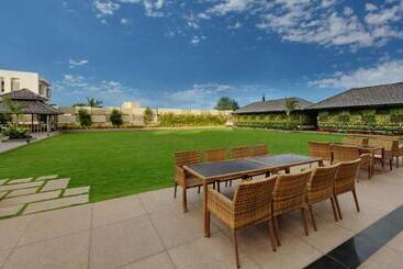 هتل Uk 27 The Fern Belagavi