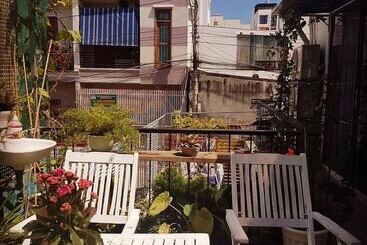 Aparthotel La La House Homestay