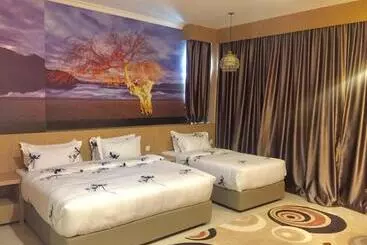 Hotel Holmes Gp