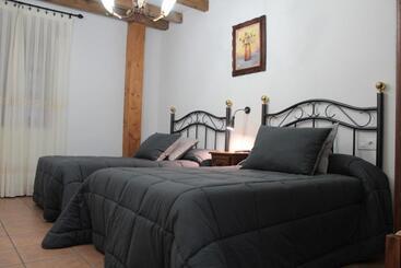 بنسيون Casa Rural Puerto Del Emperador