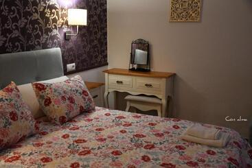 Majatalo Hostal El Puerto Boutique