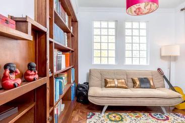 پانسیون Villa  Quinta De Santa Luzia