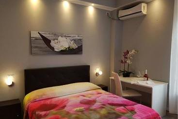 פנסיון Cristal Rooms