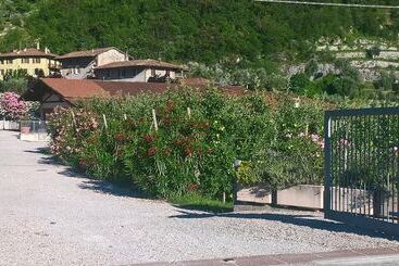 בית מלון כפרי Agriturismo Trefrutti