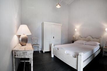 پانسیون Skipper White Guest House