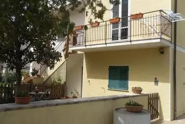 Pensió Da Angela   Camere Con Bagno Privato A Foligno Vicino Al Centro