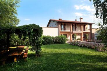 Otel Agriturismo Il Magicorto