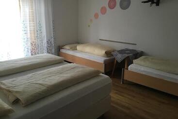 膳宿费 Burgfrieden