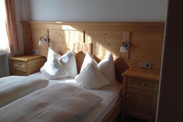 Hotell Agriturismo Maso Larciunei