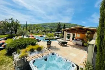 Pensionat La Bastide Des Bourguets Adults Only, Mont Ventoux