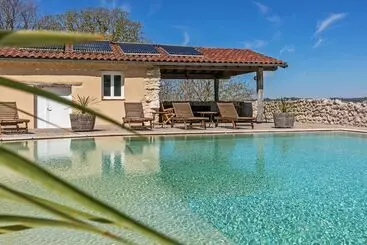 Aamiaismajoitus (B&B) Domaine De Rambeau