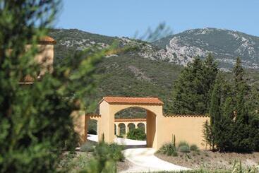 פנסיון Domaine De Coussères