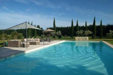 ペンション Le Mas De Gion