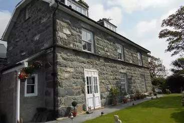 Majatalo Hendre Clochydd Hall