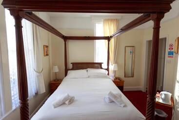 بنسيون Bridge Guest House