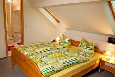 بنسيون Gasthof Zur Linde