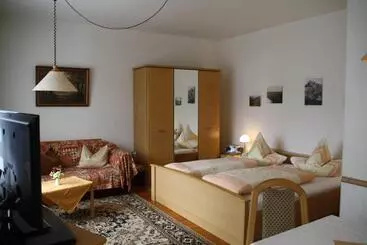Majatalo Gästehaus Kirchlay