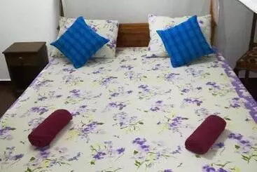 Pensió Lasindu Guest