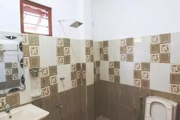 ペンション Lazies Midigama