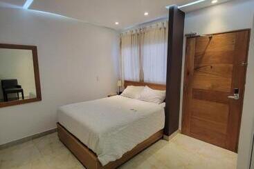 هتل آپارتمان Plaza Marcel Suites