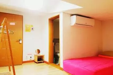 Majatalo Tongyeong One Guesthouse