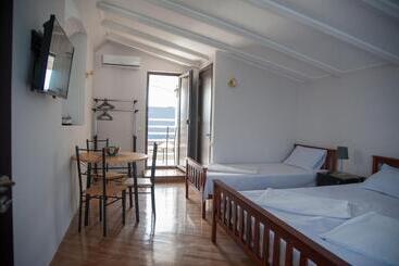 پانسیون Cozy Guest House In Old Batumi