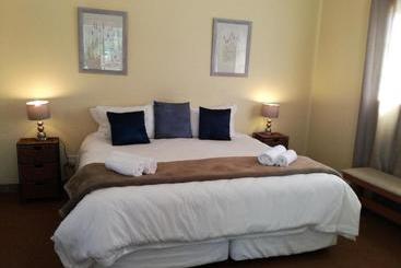 פנסיון Sani Window B&b And Self Catering