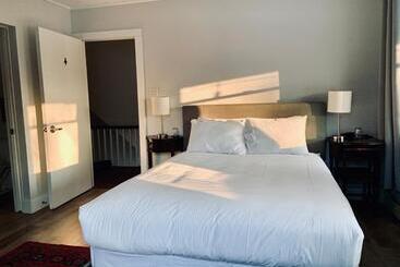 Hostel South Landing Inn