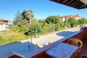 פנסיון Amfora Guest House